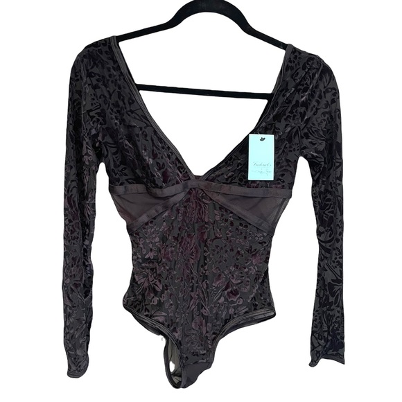 Frederick’s of Hollywood x Megan Fox Lily Alexis Burnout Velvet Bodysuit - Picture 2 of 7